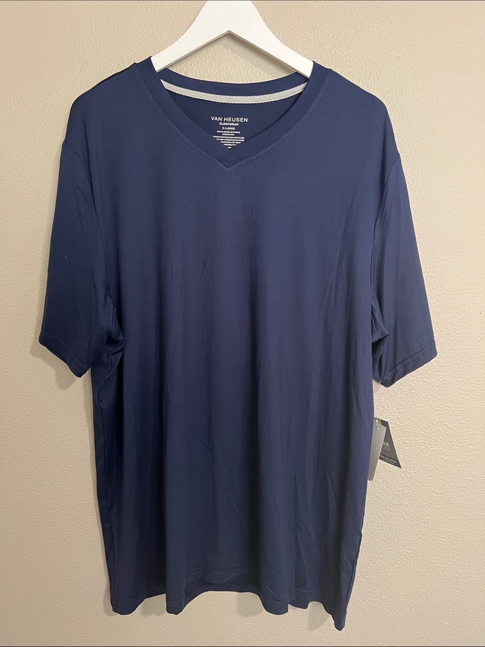 NWT Van Heusen Navy V-Neck Short Sleeve Sleepwear Tee